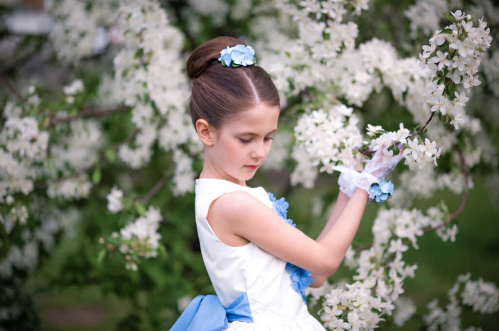 flower-girl-with-flowers